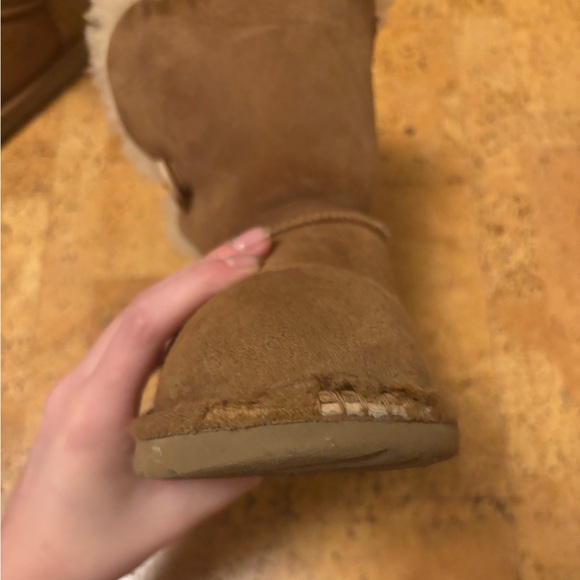 Women’s classic bailey button uggs Size: 5 - Picture 9 of 13